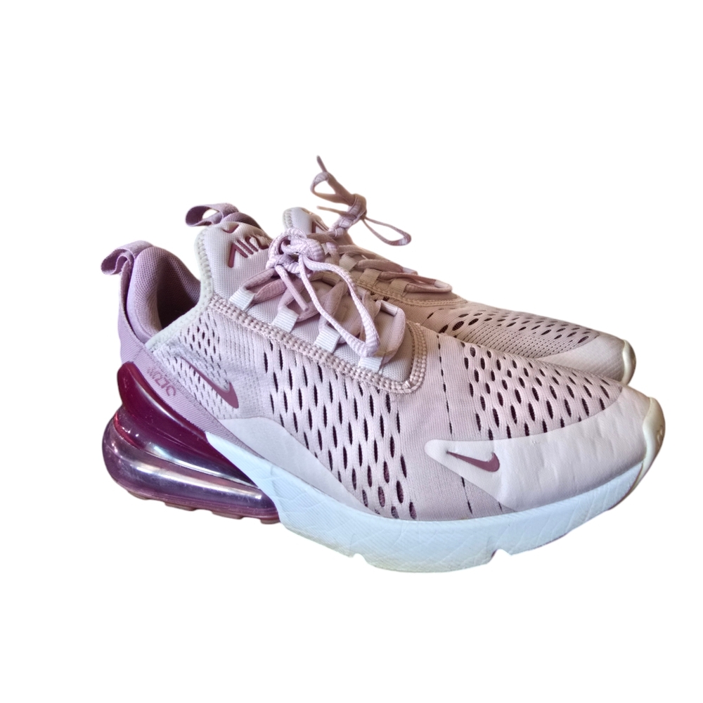 Nike 270s